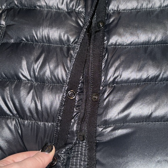 GAP Puffer Vest - Picture 10 of 10